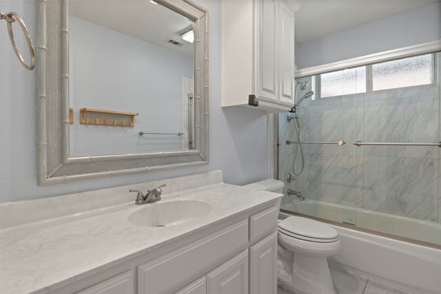 1003 Hunters Creek Drive, Carrollton, TX 75007