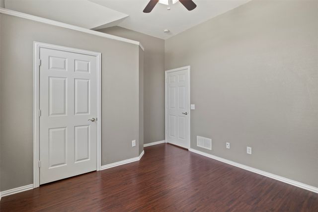 1003 Hunters Creek Drive, Carrollton, TX 75007