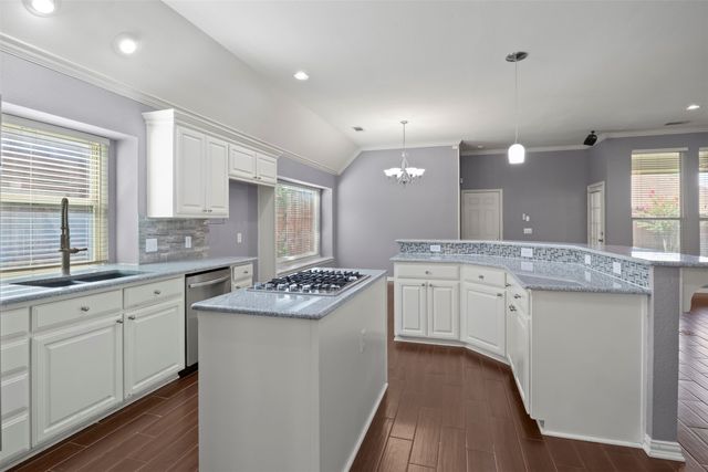 1003 Hunters Creek Drive, Carrollton, TX 75007