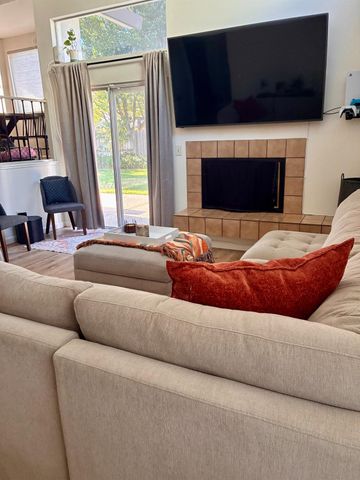 8693 Daimler Way, Sacramento, CA 95828
