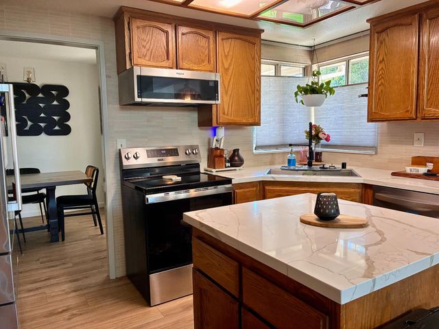 8693 Daimler Way, Sacramento, CA 95828