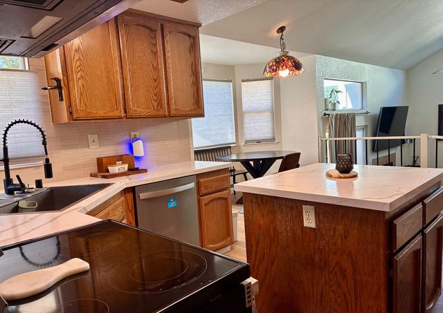8693 Daimler Way, Sacramento, CA 95828