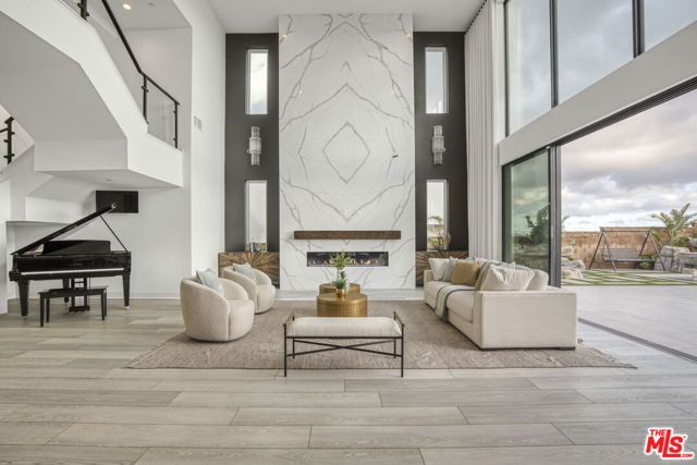 20248 W Willoughby Lane, Porter Ranch (los Angeles), CA 91326