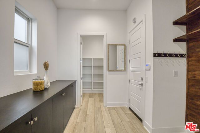 20248 W Willoughby Lane, Porter Ranch (los Angeles), CA 91326