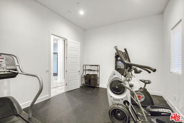 20248 W Willoughby Lane, Porter Ranch (los Angeles), CA 91326