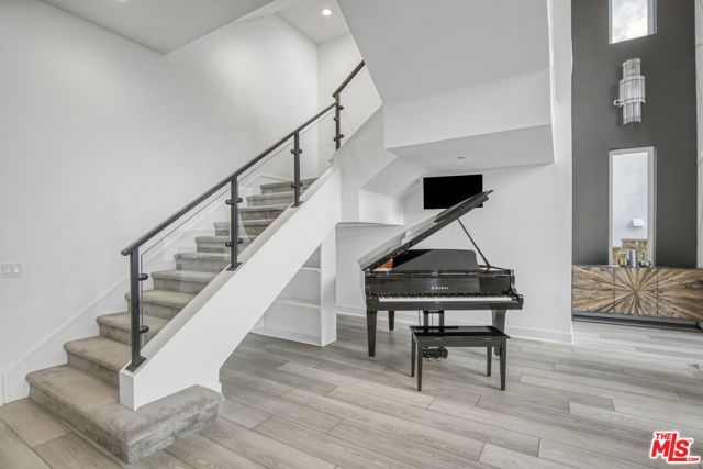 20248 W Willoughby Lane, Porter Ranch (los Angeles), CA 91326