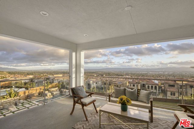 20248 W Willoughby Lane, Porter Ranch (los Angeles), CA 91326