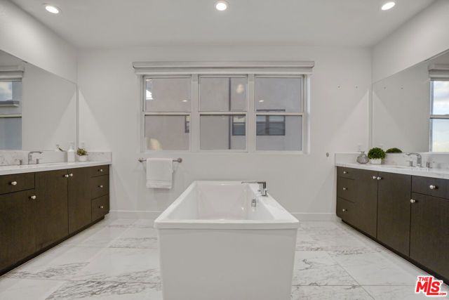 20248 W Willoughby Lane, Porter Ranch (los Angeles), CA 91326