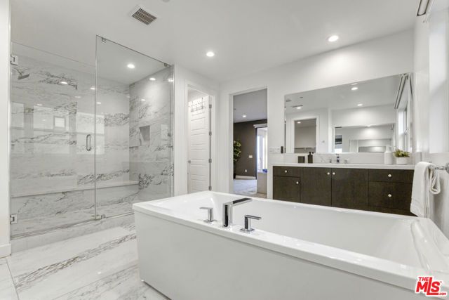 20248 W Willoughby Lane, Porter Ranch (los Angeles), CA 91326