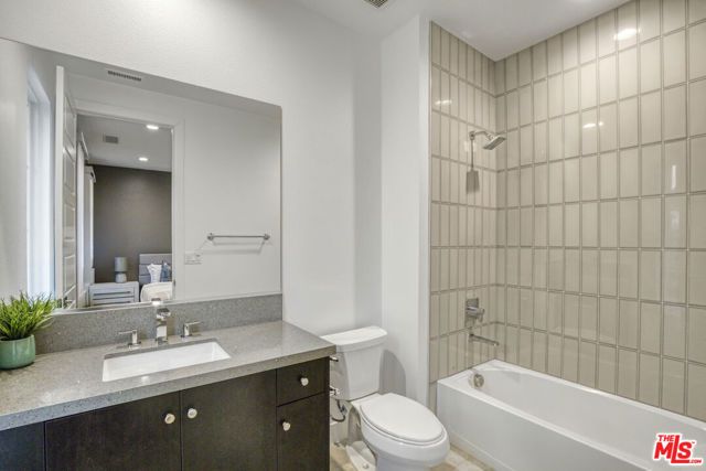 20248 W Willoughby Lane, Porter Ranch (los Angeles), CA 91326