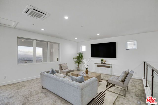 20248 W Willoughby Lane, Porter Ranch (los Angeles), CA 91326