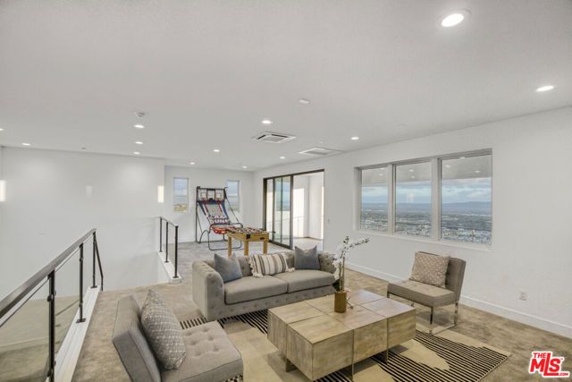 20248 W Willoughby Lane, Porter Ranch (los Angeles), CA 91326