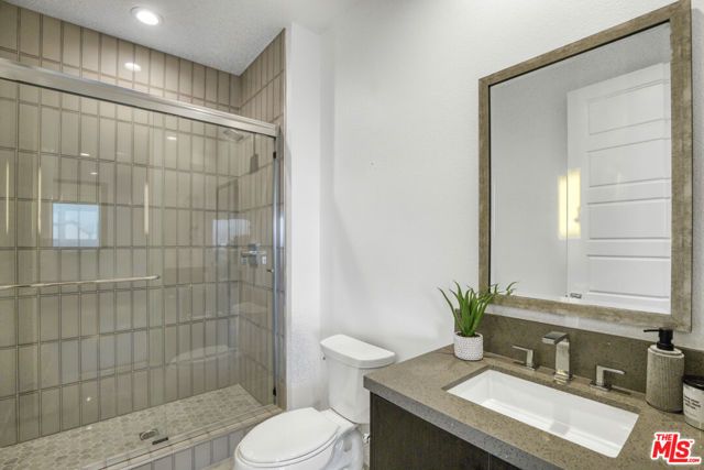 20248 W Willoughby Lane, Porter Ranch (los Angeles), CA 91326