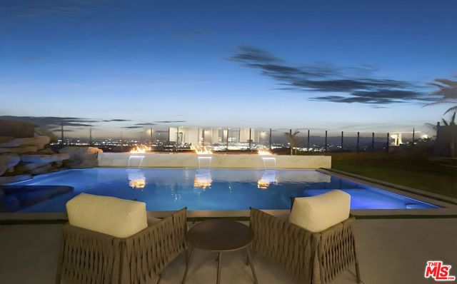 20248 W Willoughby Lane, Porter Ranch (los Angeles), CA 91326