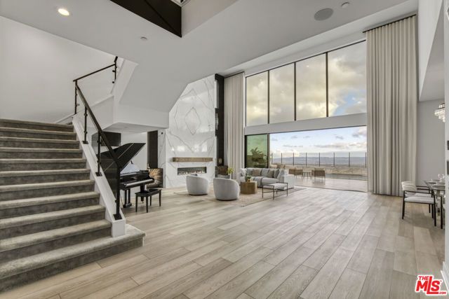 20248 W Willoughby Lane, Porter Ranch (los Angeles), CA 91326