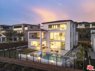 20248 W Willoughby Lane, Porter Ranch (los Angeles), CA 91326