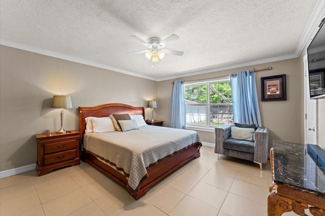 10807 Chimney Rock Road, Houston, TX 77096