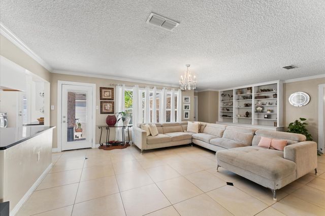 10807 Chimney Rock Road, Houston, TX 77096