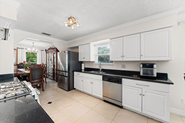 10807 Chimney Rock Road, Houston, TX 77096