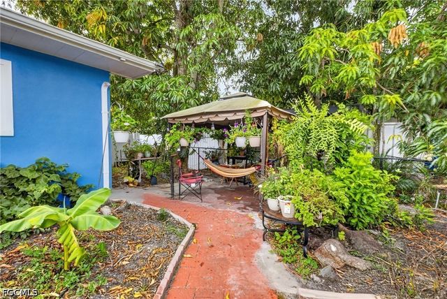 208 Redcliff AVE, Lehigh Acres, FL 33936