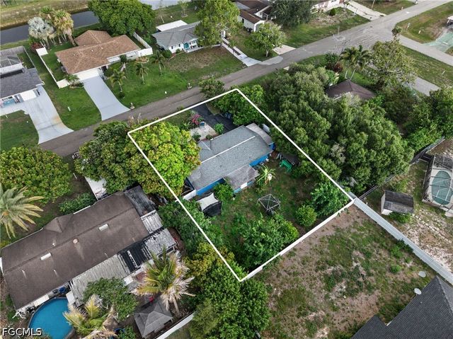 208 Redcliff AVE, Lehigh Acres, FL 33936