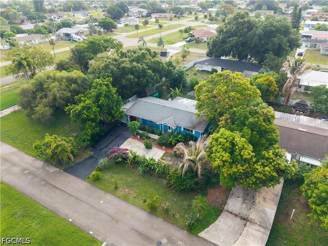 208 Redcliff AVE, Lehigh Acres, FL 33936