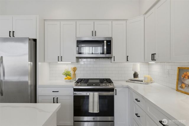 27912 31st Place S, Auburn, WA 98001