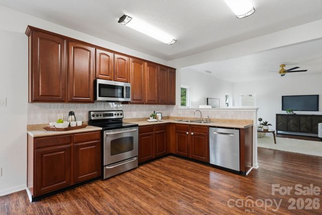 12821 Silvaire Farm Road, Charlotte, NC 28278