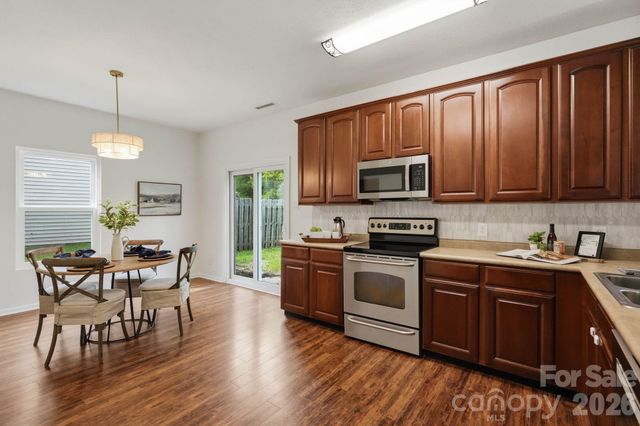 12821 Silvaire Farm Road, Charlotte, NC 28278