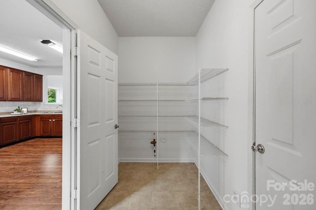 12821 Silvaire Farm Road, Charlotte, NC 28278
