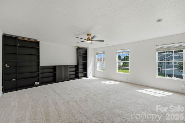 12821 Silvaire Farm Road, Charlotte, NC 28278