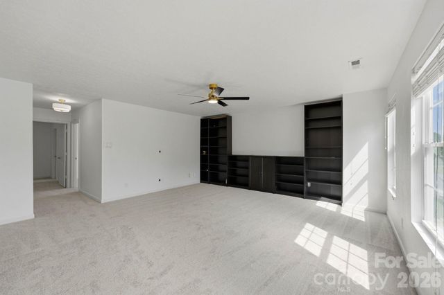 12821 Silvaire Farm Road, Charlotte, NC 28278
