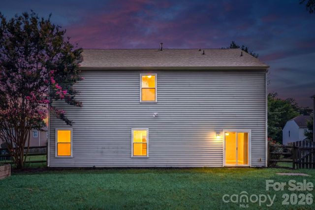 12821 Silvaire Farm Road, Charlotte, NC 28278