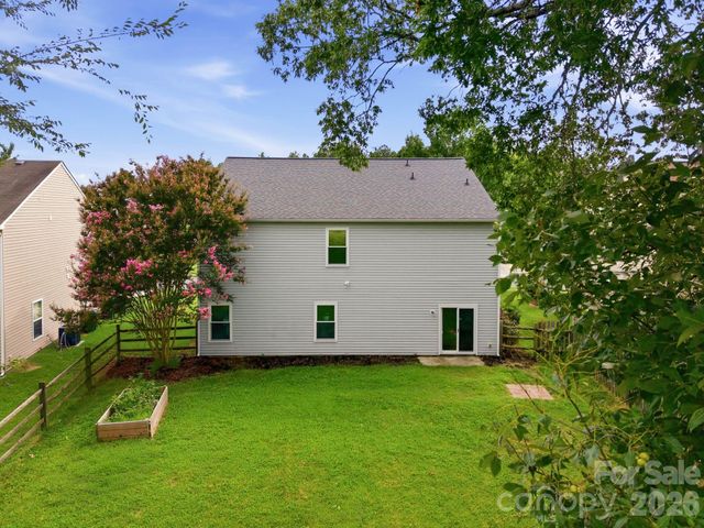 12821 Silvaire Farm Road, Charlotte, NC 28278