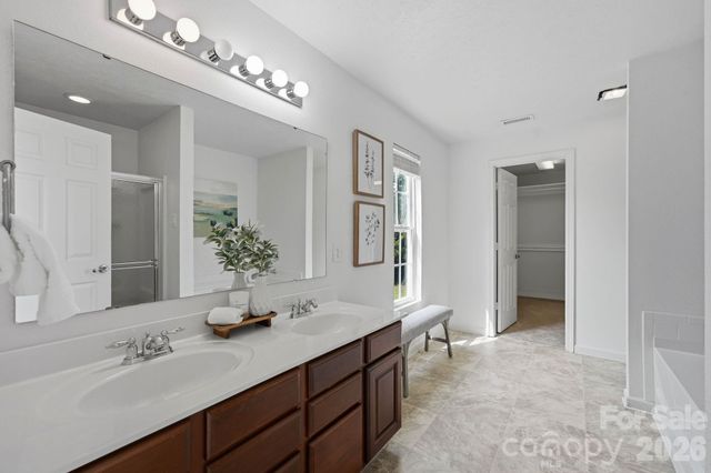 12821 Silvaire Farm Road, Charlotte, NC 28278