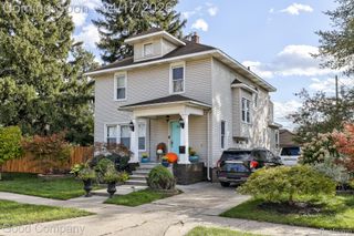 812 E George Avenue, Hazel Park, MI 48030