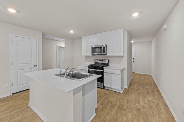 196 Surrey Oaks, Maxwell, TX 78656