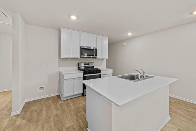 196 Surrey Oaks, Maxwell, TX 78656