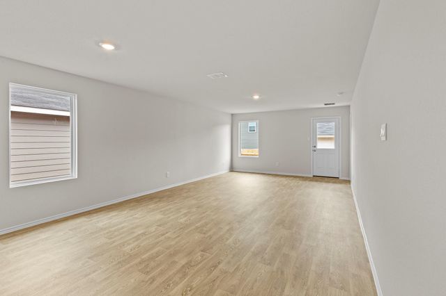 196 Surrey Oaks, Maxwell, TX 78656