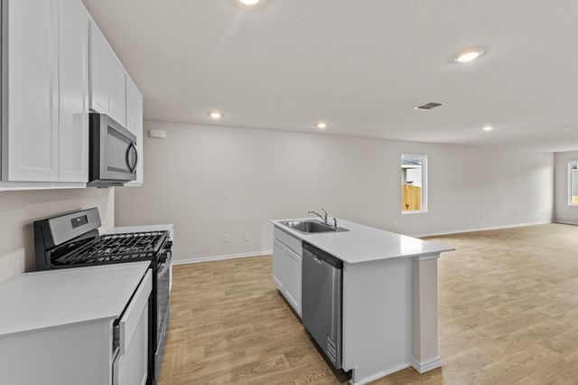 196 Surrey Oaks, Maxwell, TX 78656