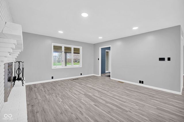 3805 Lakeside Drive, Columbus, IN 47203