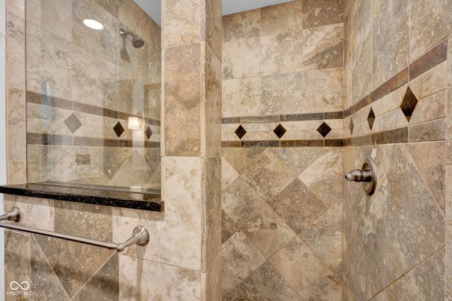 3805 Lakeside Drive, Columbus, IN 47203