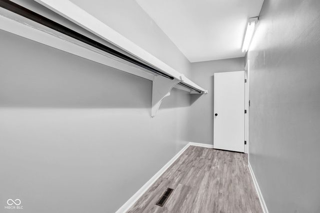 3805 Lakeside Drive, Columbus, IN 47203