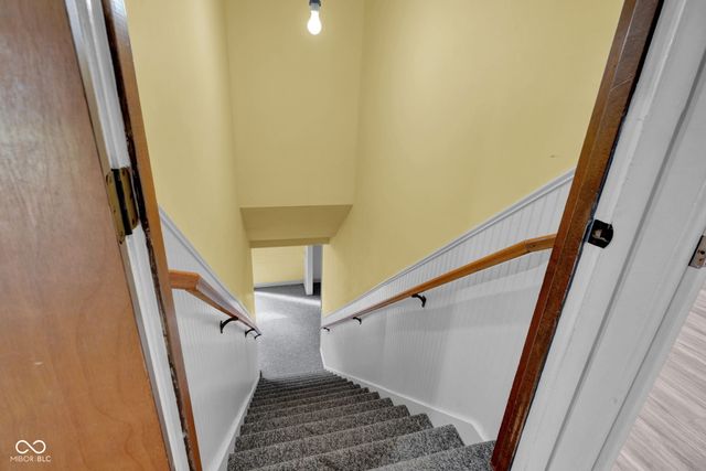 3805 Lakeside Drive, Columbus, IN 47203