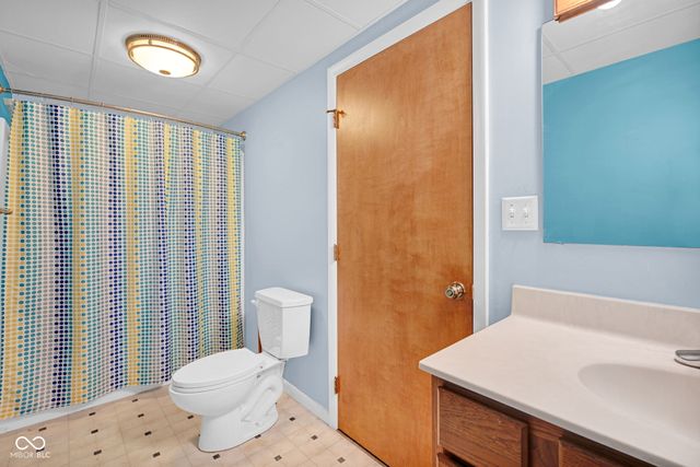 3805 Lakeside Drive, Columbus, IN 47203