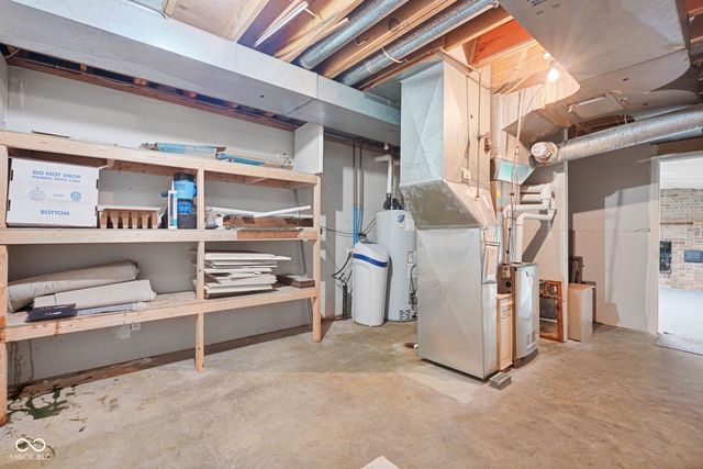 3805 Lakeside Drive, Columbus, IN 47203