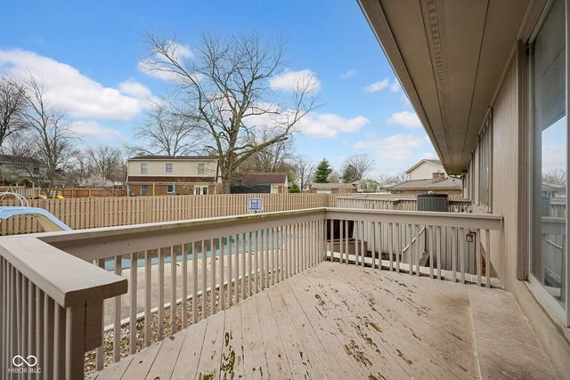 3805 Lakeside Drive, Columbus, IN 47203