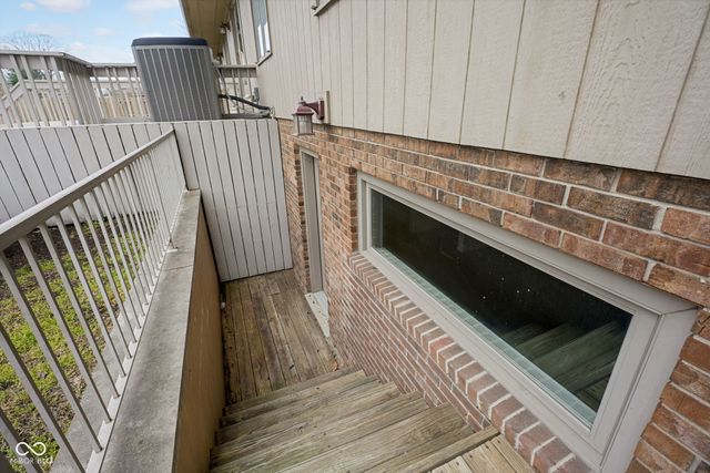 3805 Lakeside Drive, Columbus, IN 47203