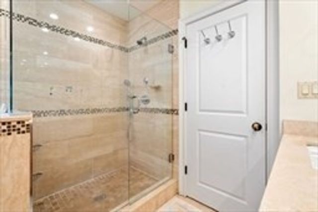 221 Freeman St 221, Brookline, MA 02446