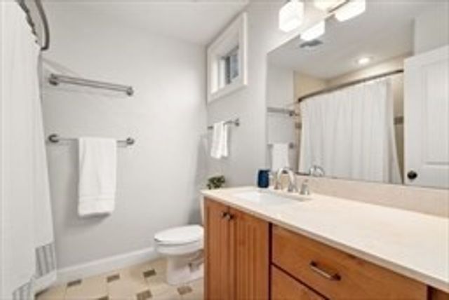 221 Freeman St 221, Brookline, MA 02446